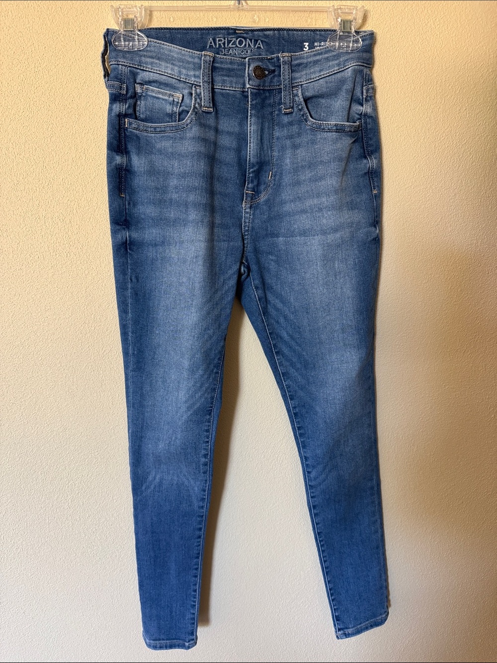 Juniors Arizona High-Rise legging jeans.